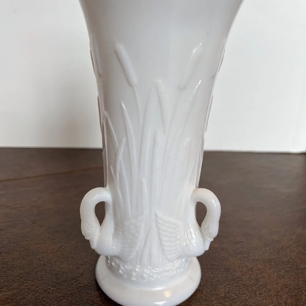Vintage Westmoreland Vase White Milk Glass with Swans and Cattails